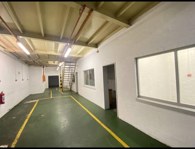 249M² WAREHOUSE TO LET IN BELLVILLE SOUTH
